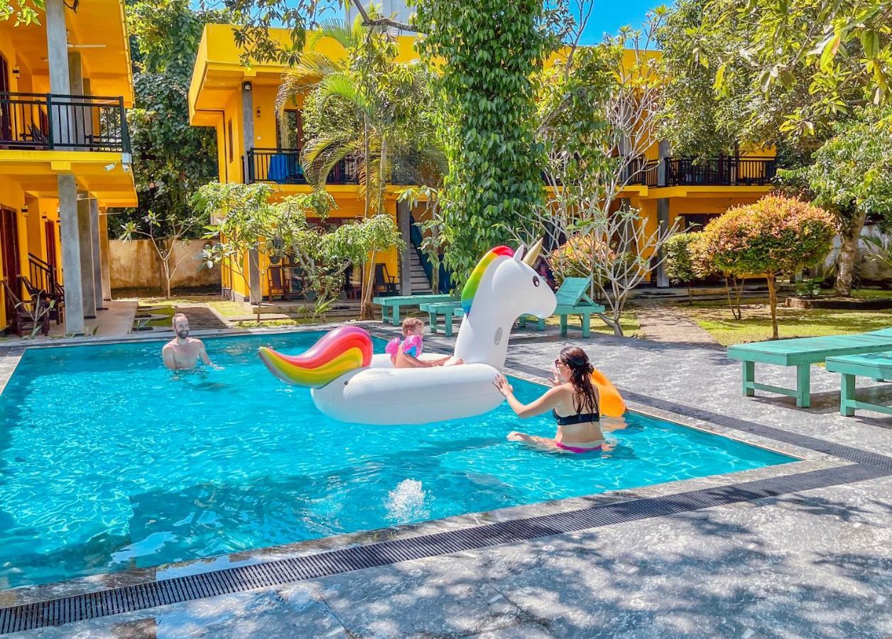 Easy Living Hotel Hikkaduwa Ngoại thất bức ảnh
