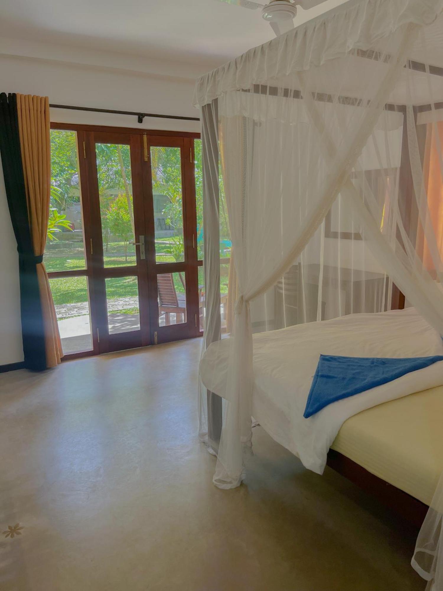 Easy Living Hotel Hikkaduwa Ngoại thất bức ảnh