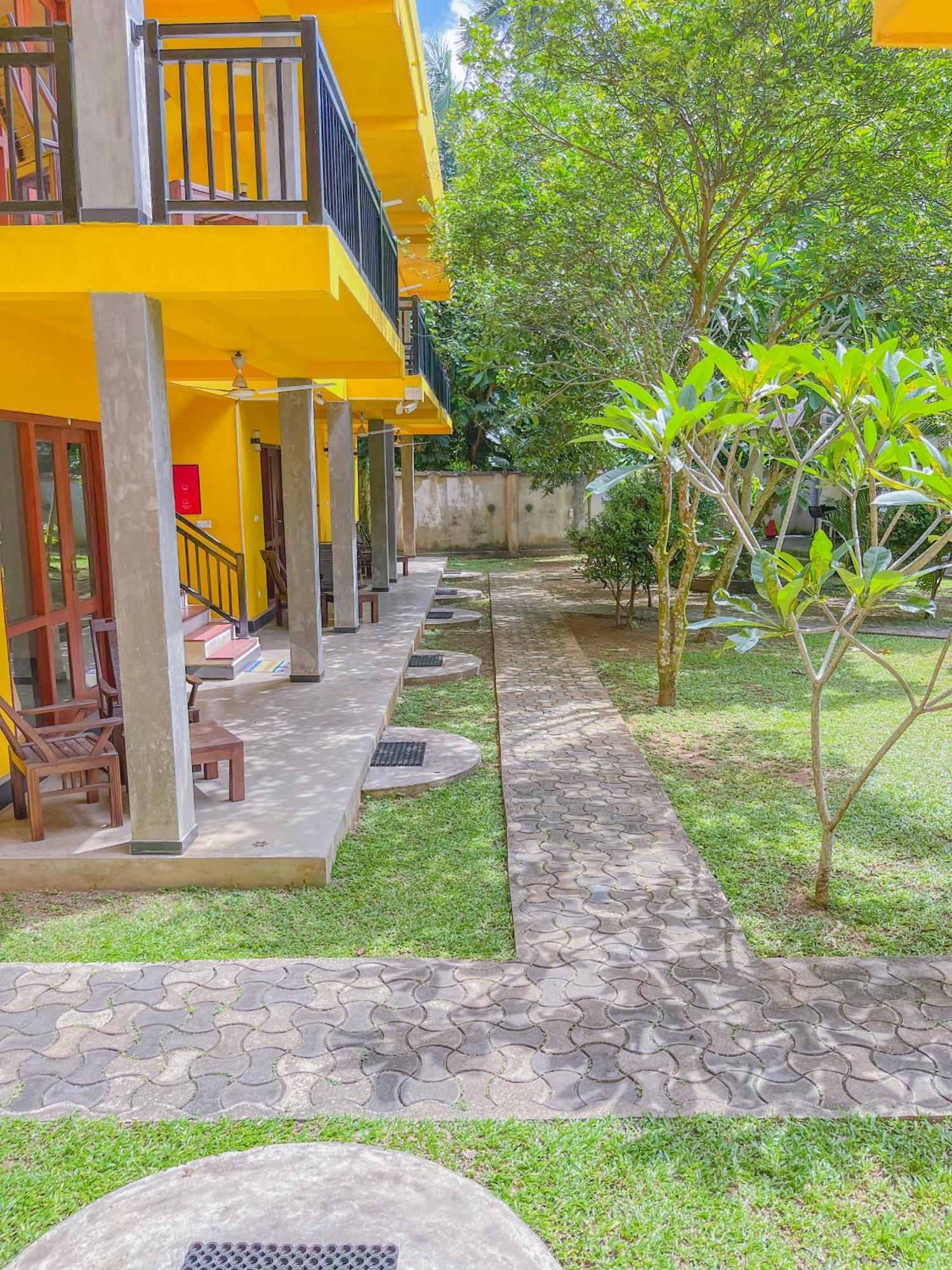 Easy Living Hotel Hikkaduwa Ngoại thất bức ảnh